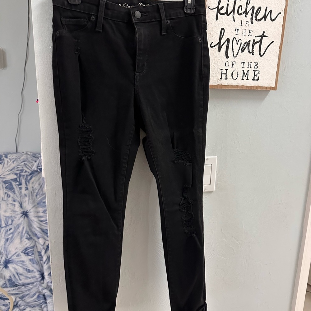 Universal Thread Black Ripped Skinny Jeans